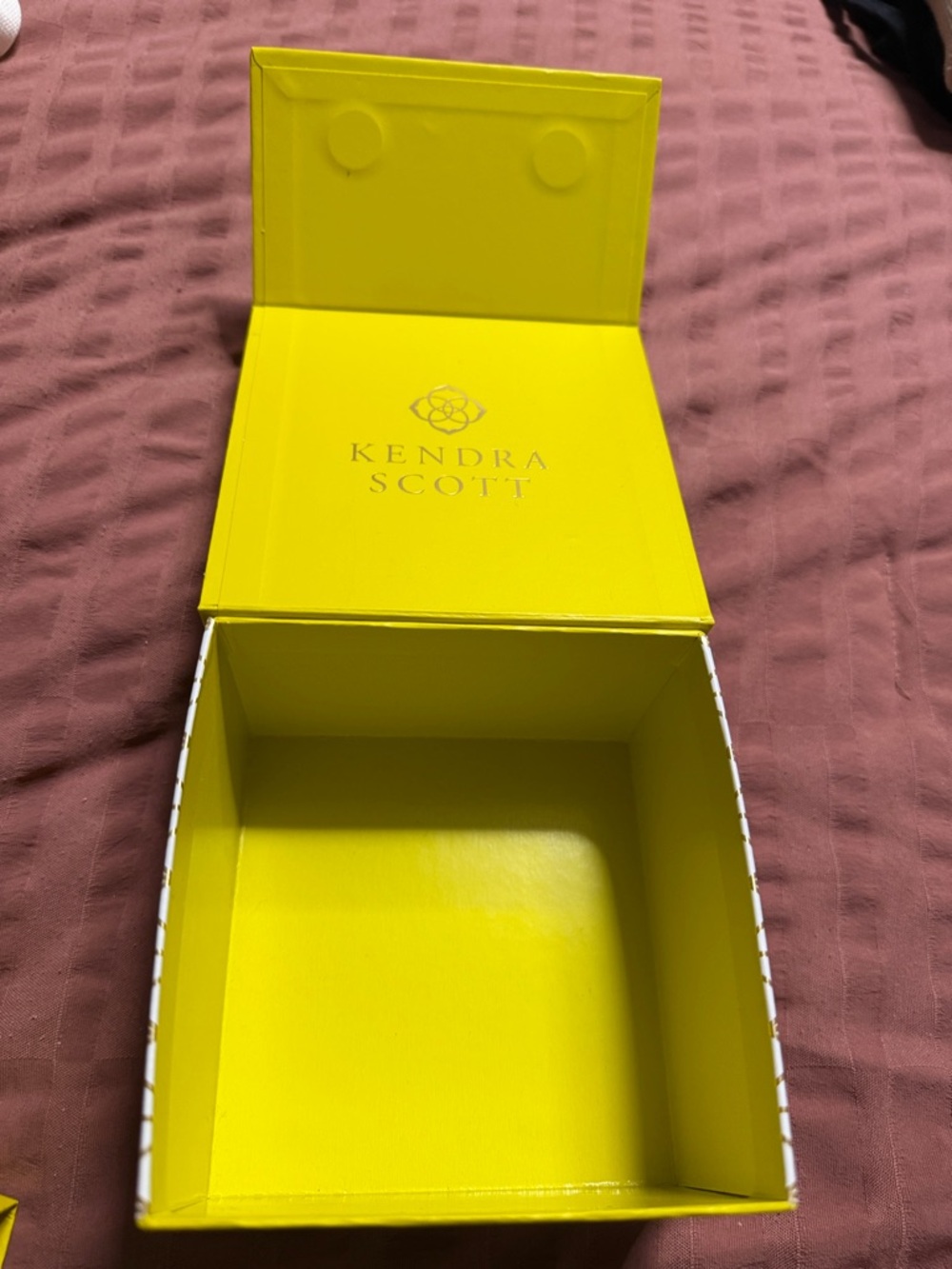 Kendra Scott Bright Yellow Jewelry Boxes with White Ribbons and Gift Bags - Picture 4 of 14